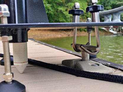 Cleat mounted umbrella and flag pole holder for docks and pier cleats