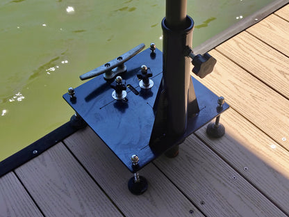 Cleat mounted umbrella and flag pole holder for docks and piers